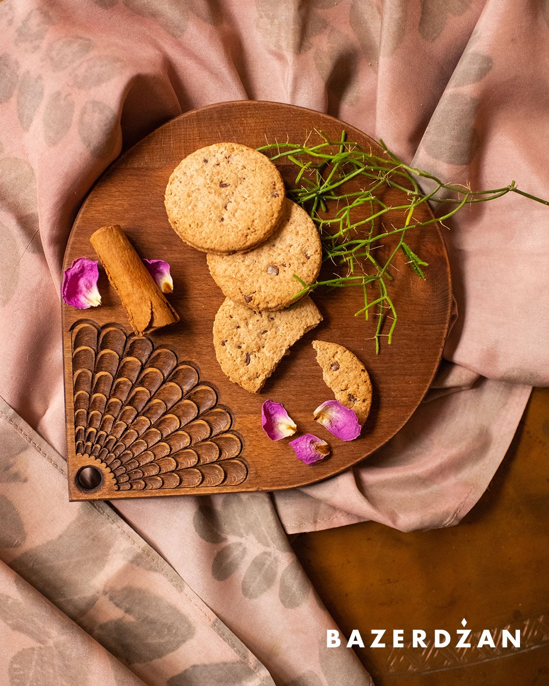 Hand Carved Wooden Board Kapljica by Civilisation