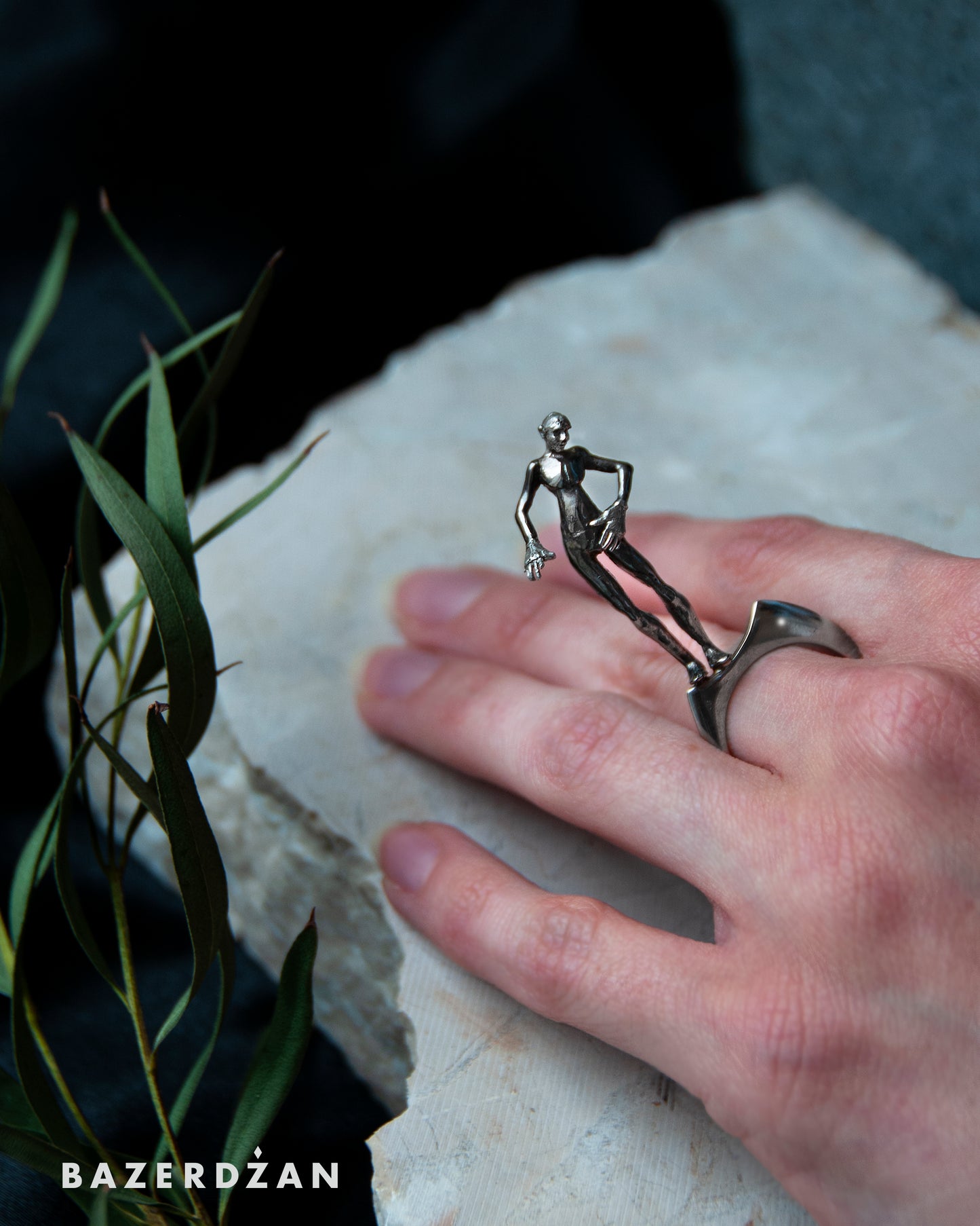 Ring Figure in Movement by Benjamin Kavazović