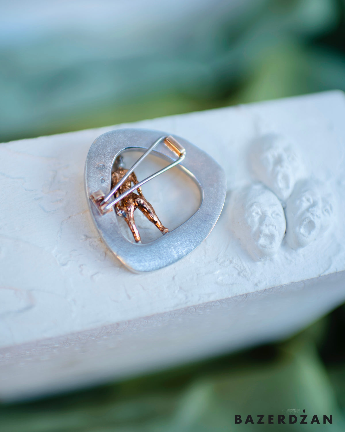 Brooch 2617 by Benjamin Kavazović