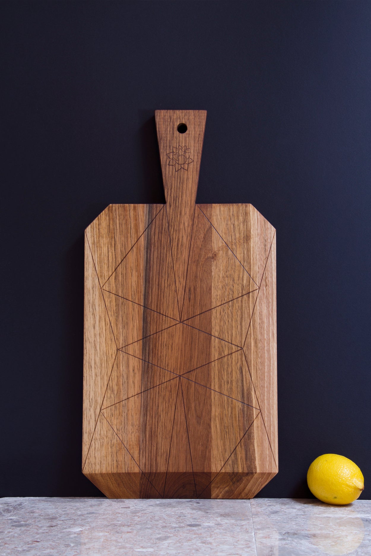 Cutting board - Casablanca (Material: Walnut) - Bazerdzan