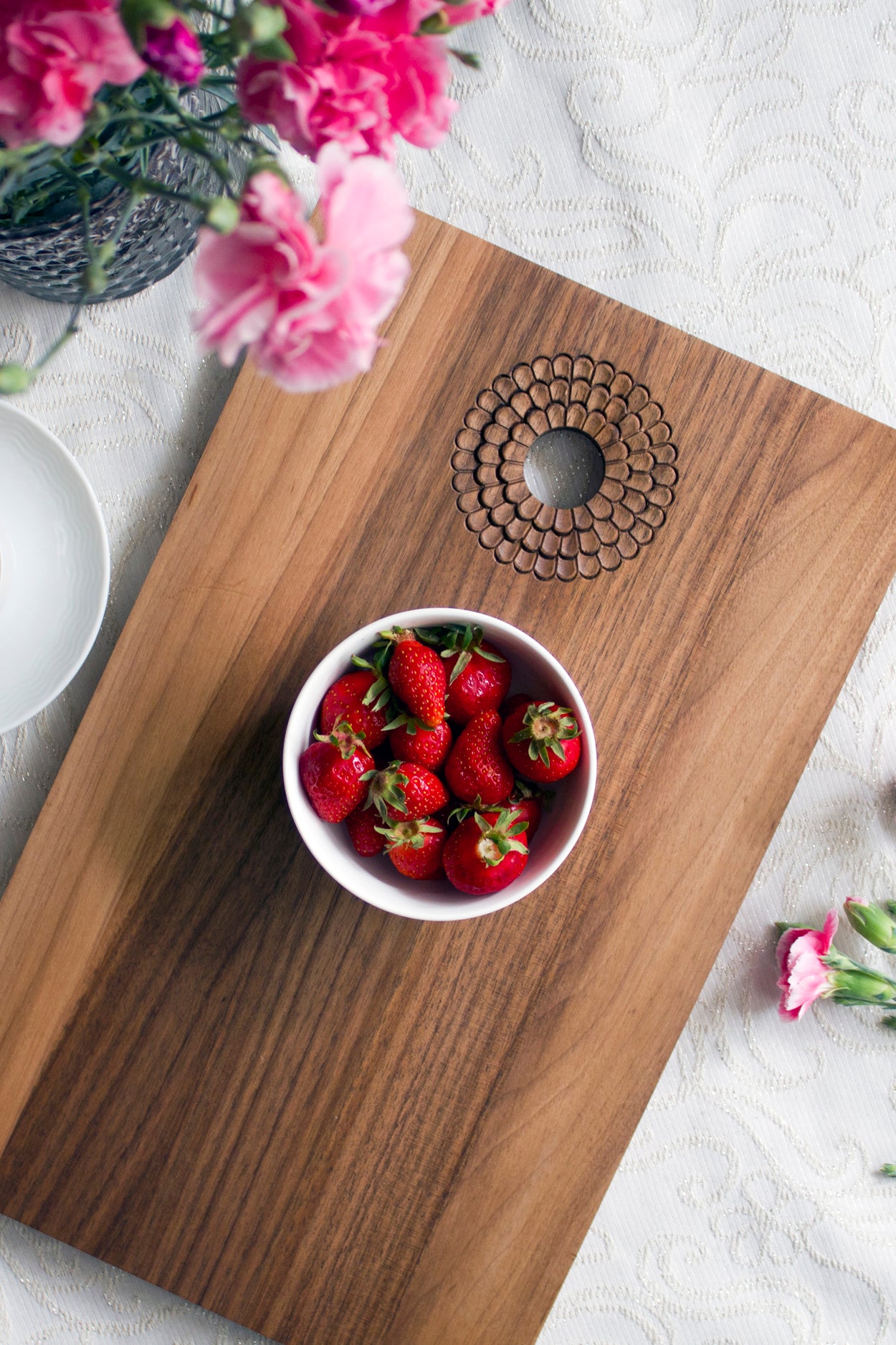 Cutting board - Flowy (Material: Walnut) - Bazerdzan