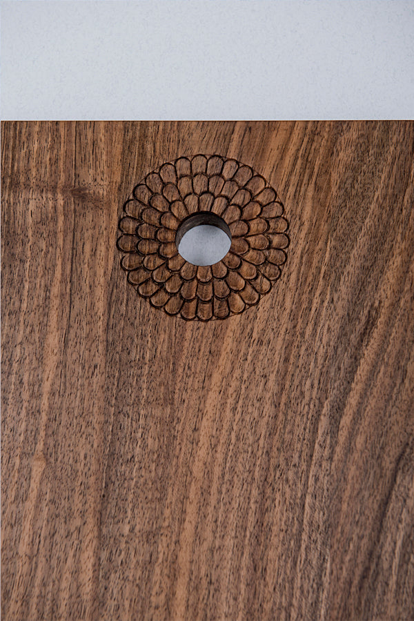 Cutting board - Flowy (Material: Walnut) - Bazerdzan