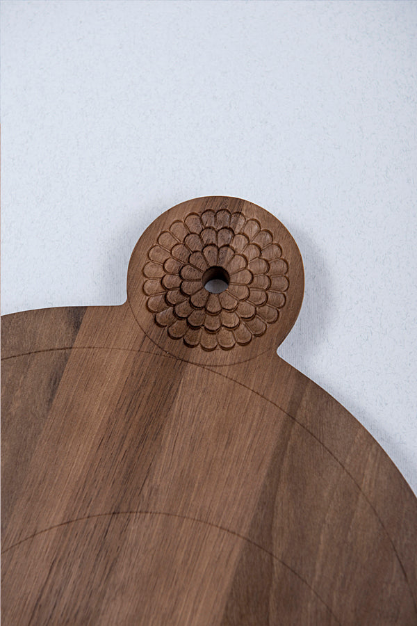 Cutting board - Loop (Material: Walnut) - Bazerdzan