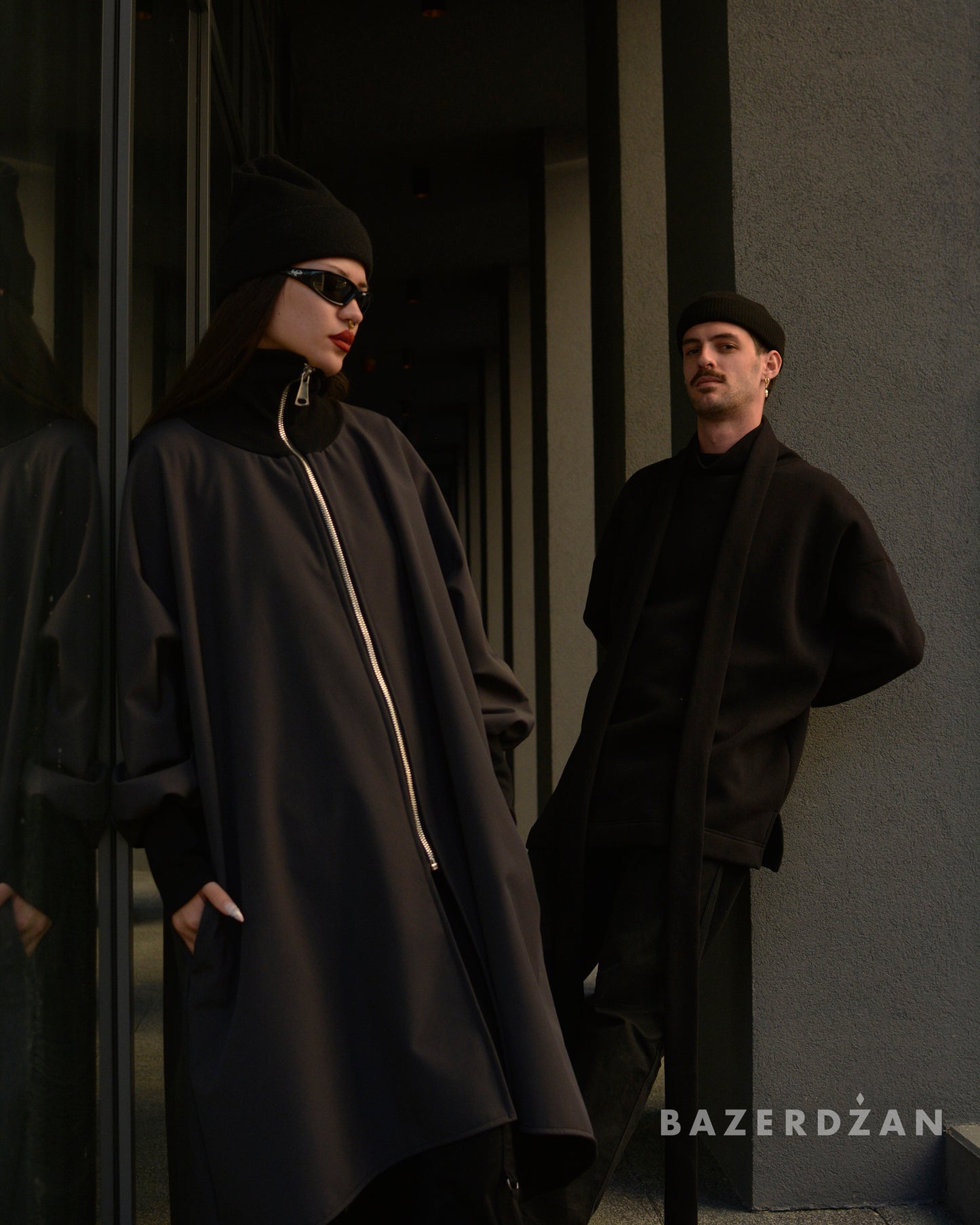 Swan Jacket Black