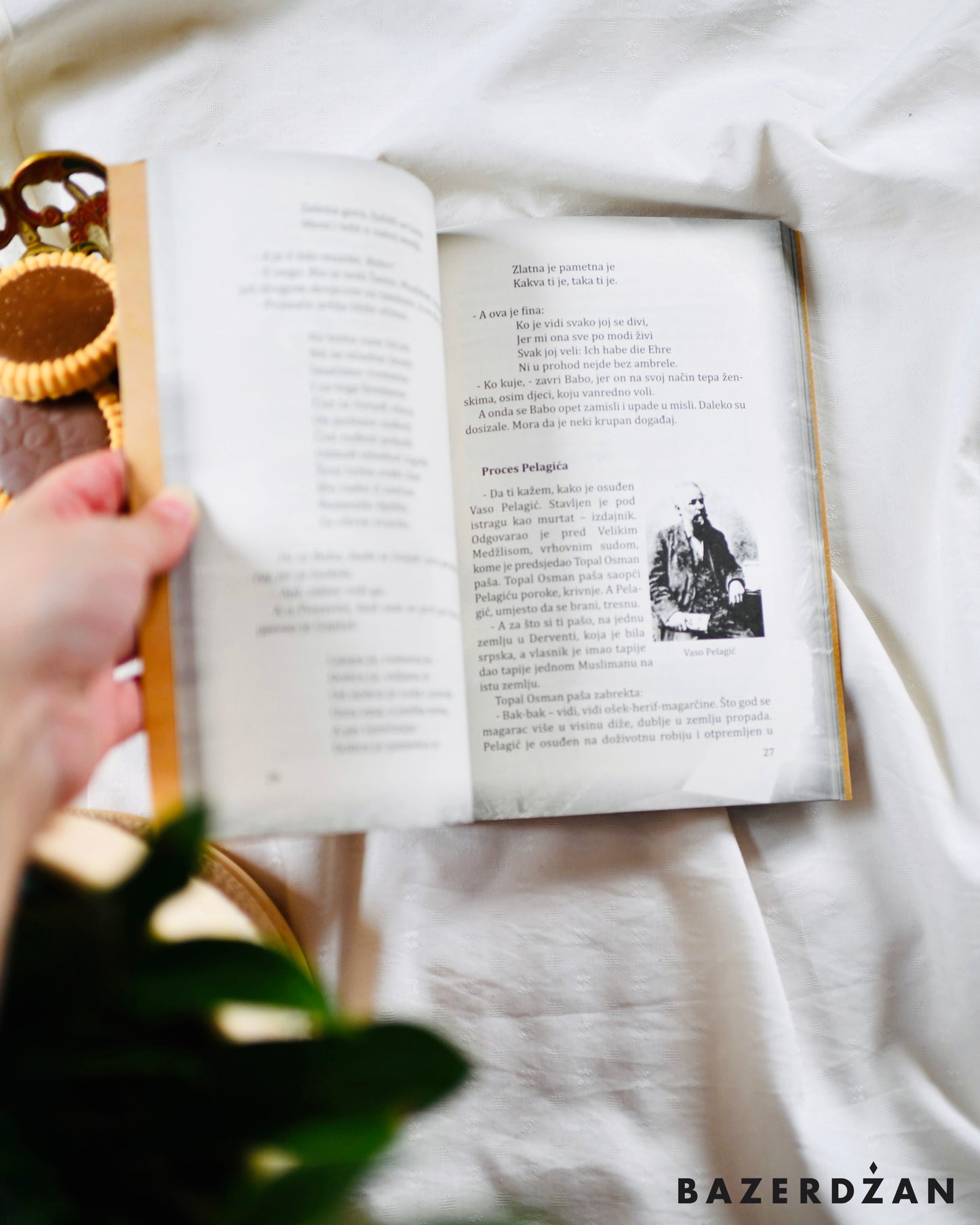 Book Memoirs of an Old Sarajevo Storyteller / Knjiga Zapisi Starog Sarajlije - Bazerdzan