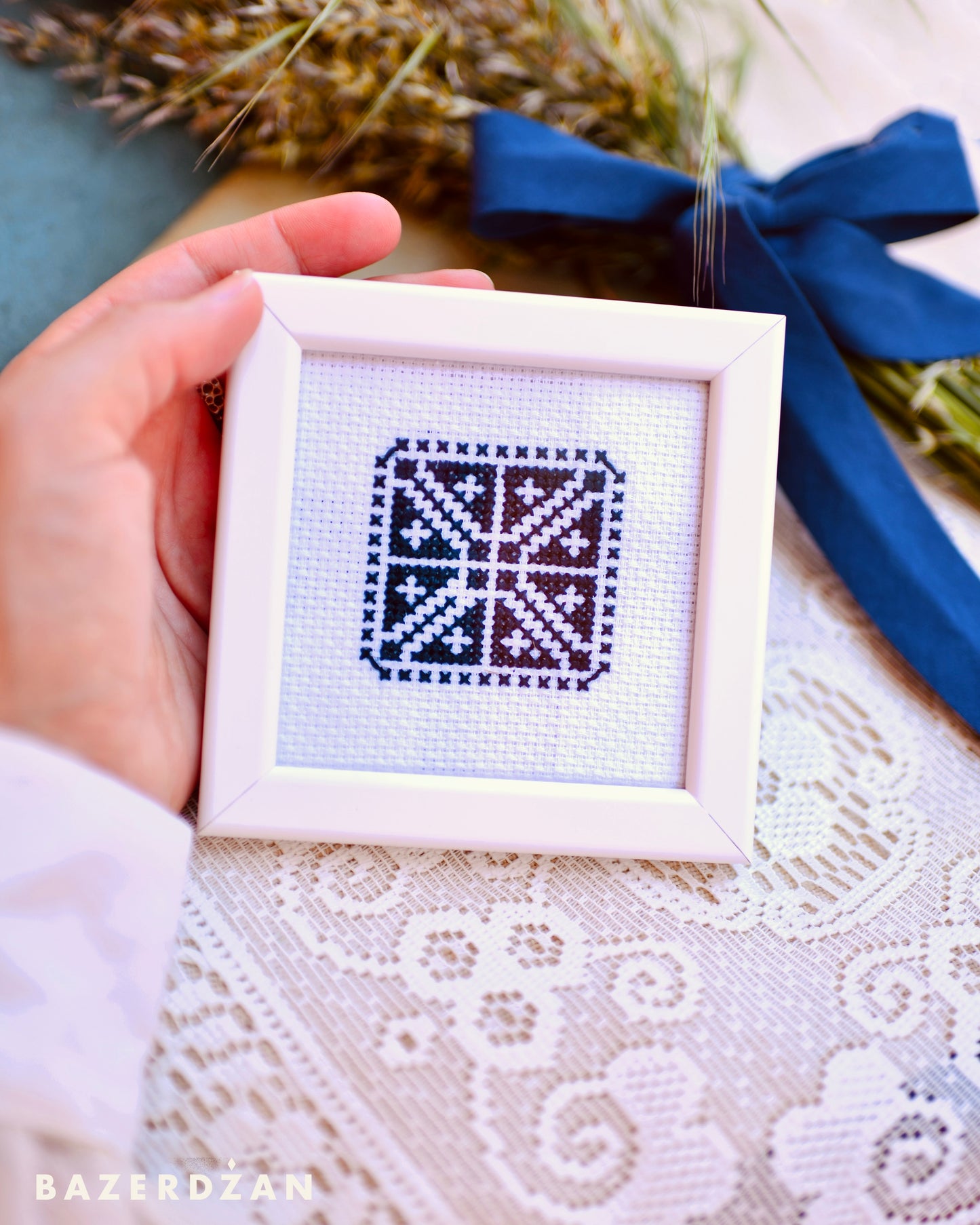 Zmijanje Embroidery framed, mini