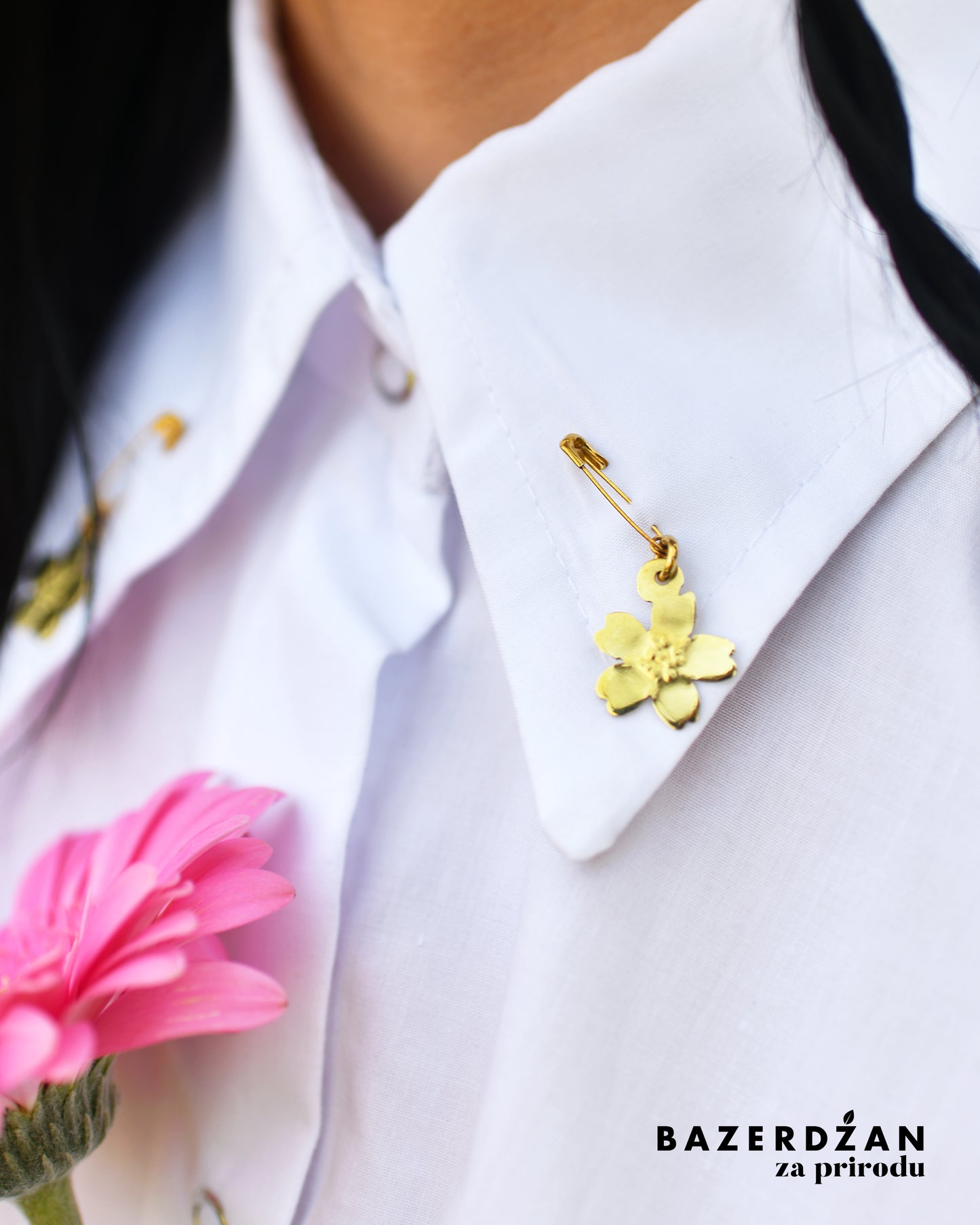 Brooch Dinarski Rožac (Cerastium Dinaricum) by Natasha Rubis