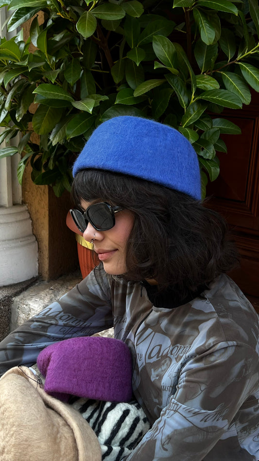 Felted woolen hat in bright blue - Bazerdzan