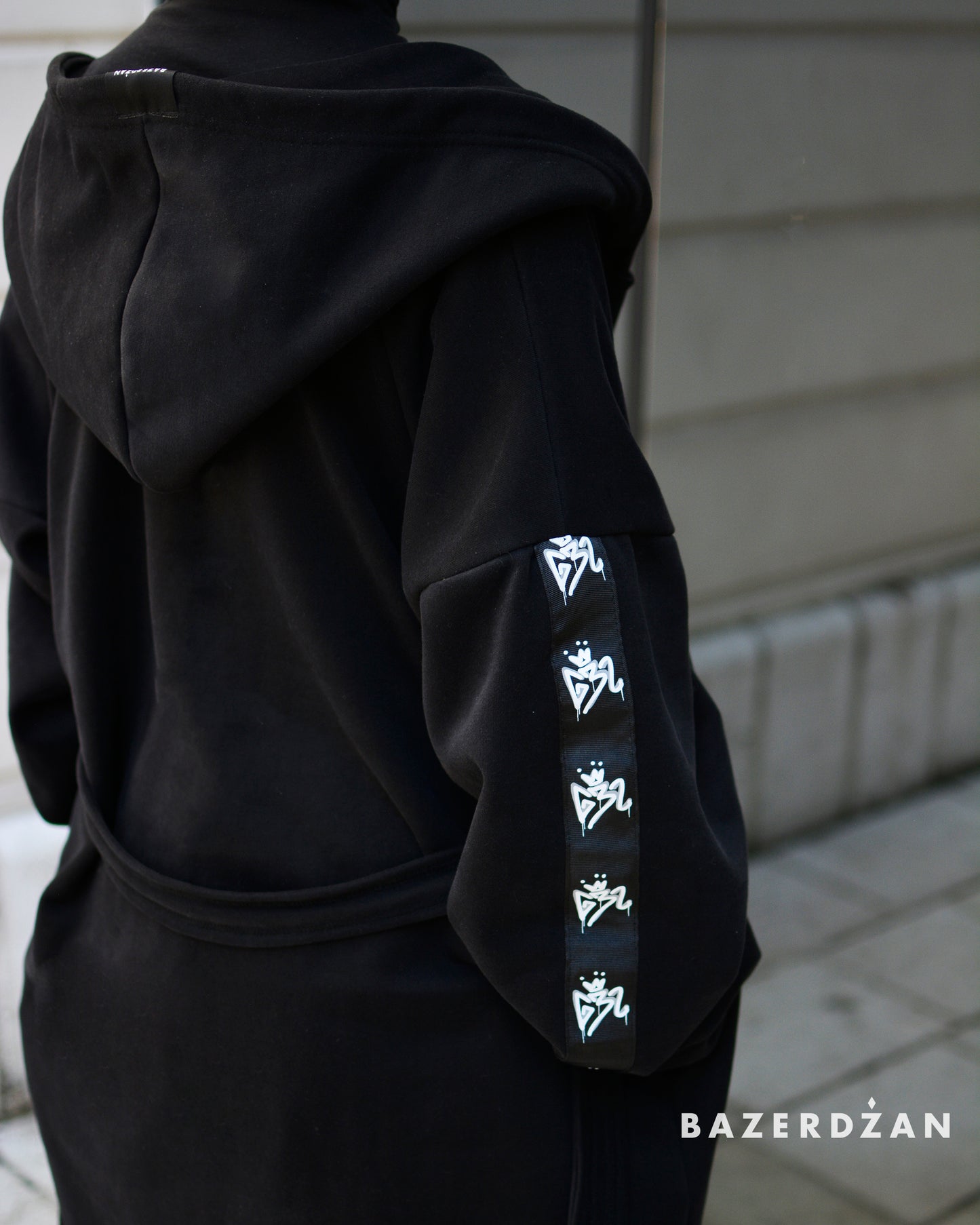Cardigan Inch / PRE-ORDER - Bazerdzan