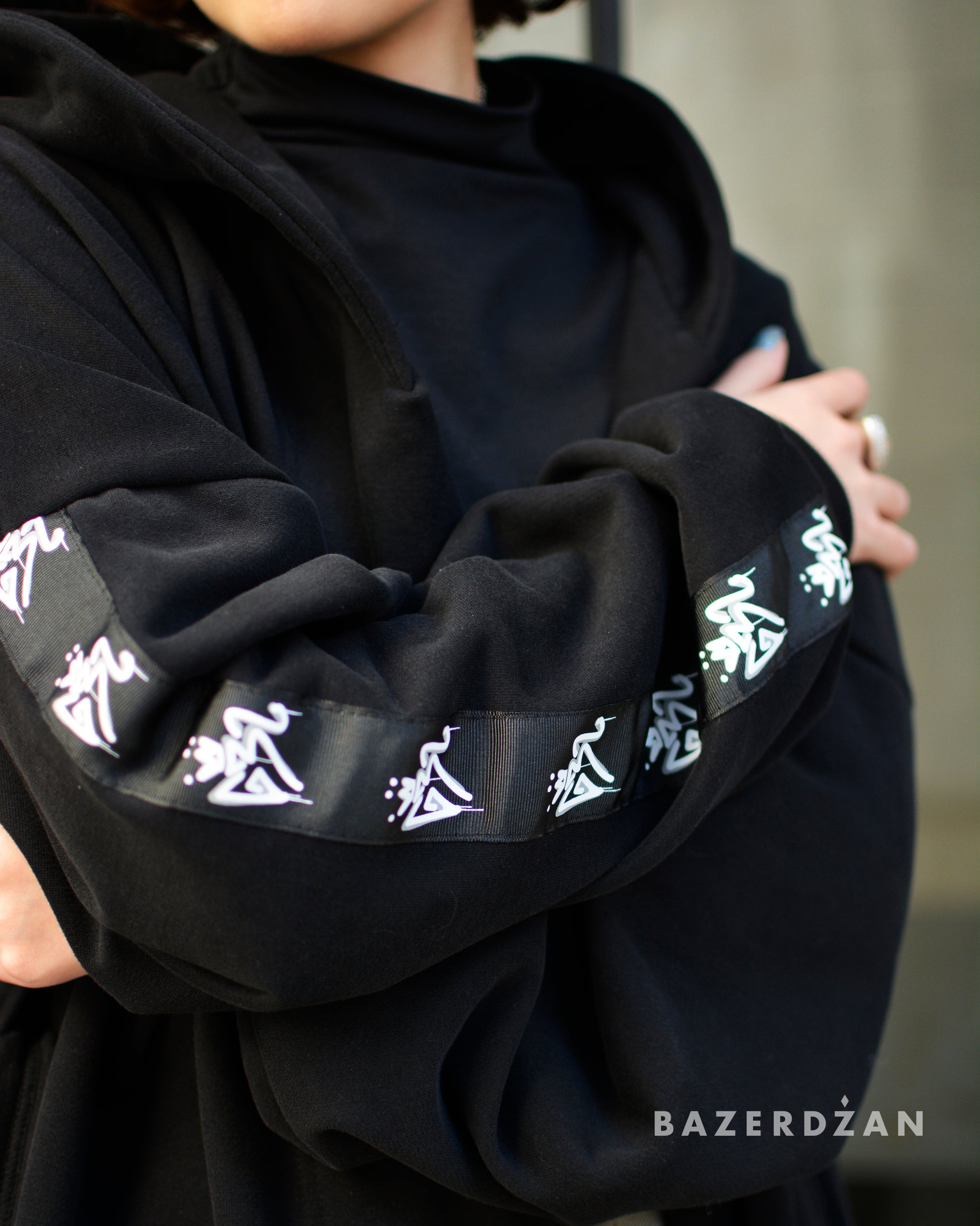 Cardigan Inch / PRE-ORDER - Bazerdzan