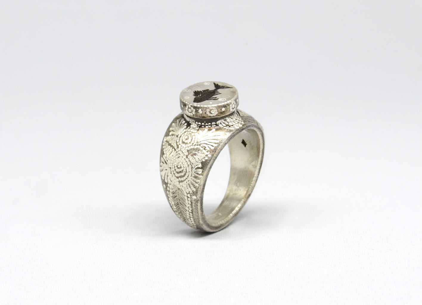 Gold Fish Ring by Elird